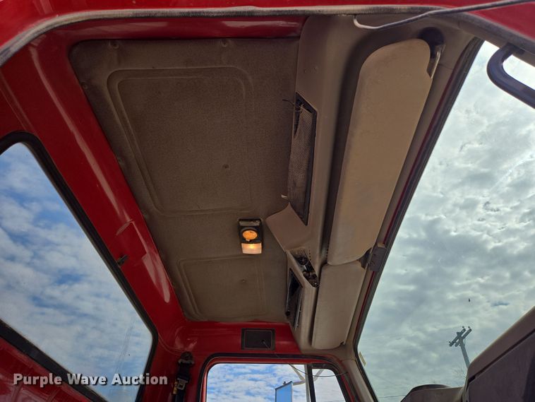 image for item DS5284 2000 International 2554 ready mix truck