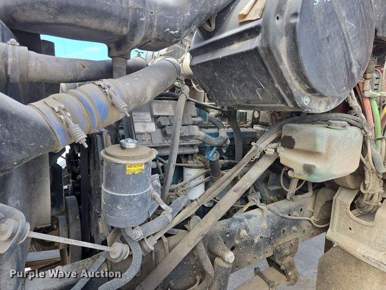 image for item DS5284 2000 International 2554 ready mix truck