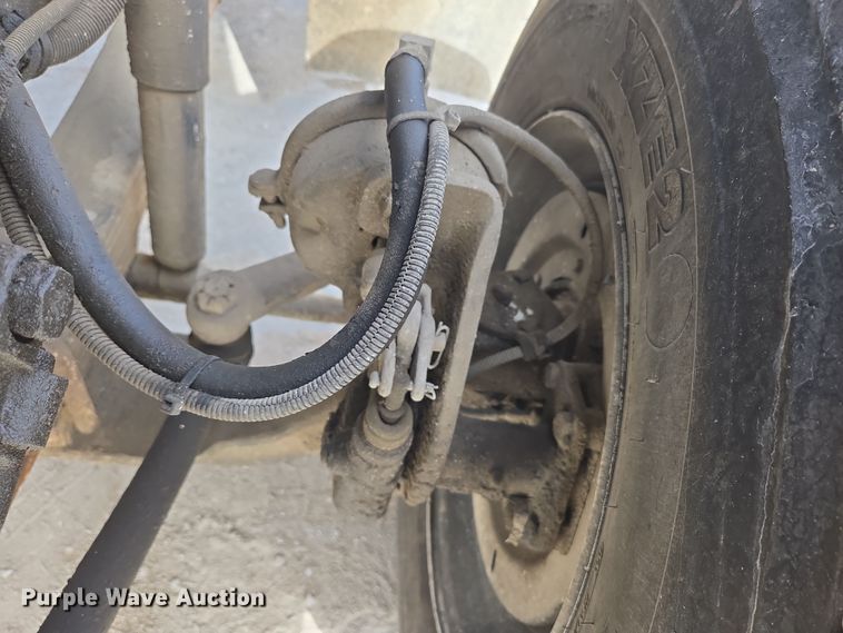 image for item DS5284 2000 International 2554 ready mix truck