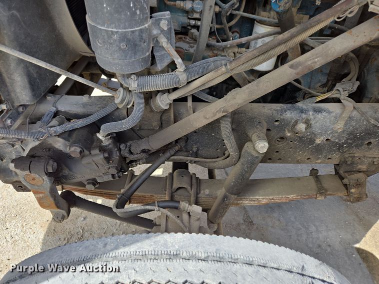 image for item DS5284 2000 International 2554 ready mix truck