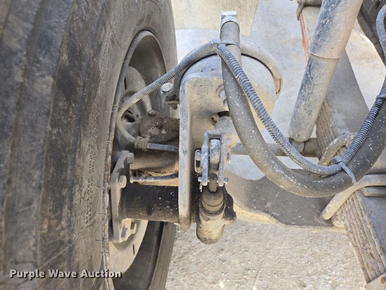 image for item DS5284 2000 International 2554 ready mix truck