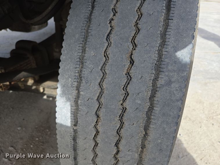 image for item DS5284 2000 International 2554 ready mix truck