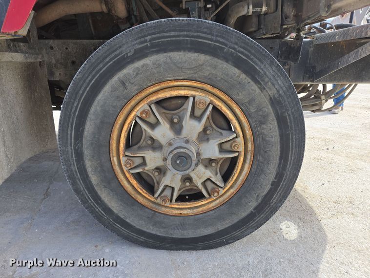 image for item DS5284 2000 International 2554 ready mix truck