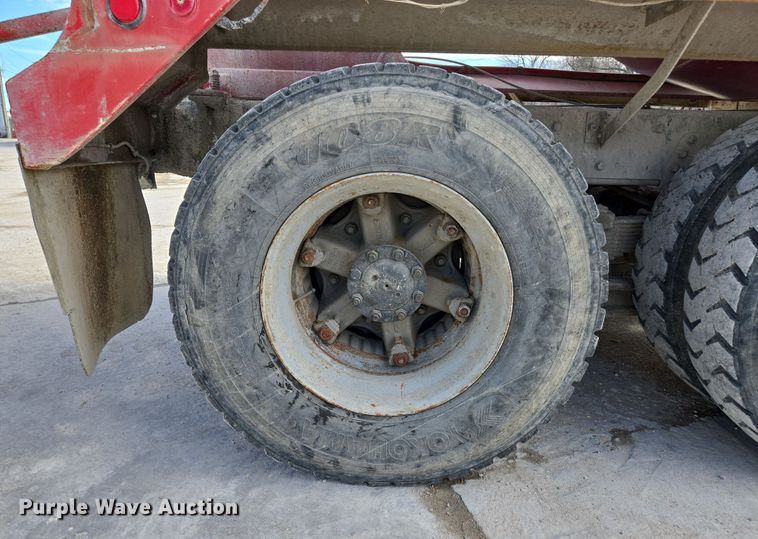 image for item DS5284 2000 International 2554 ready mix truck