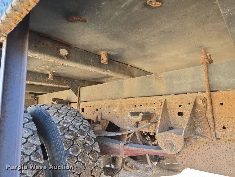 image for item DS5293 2006 Ford F450 Super Duty SuperCab flatbed truck