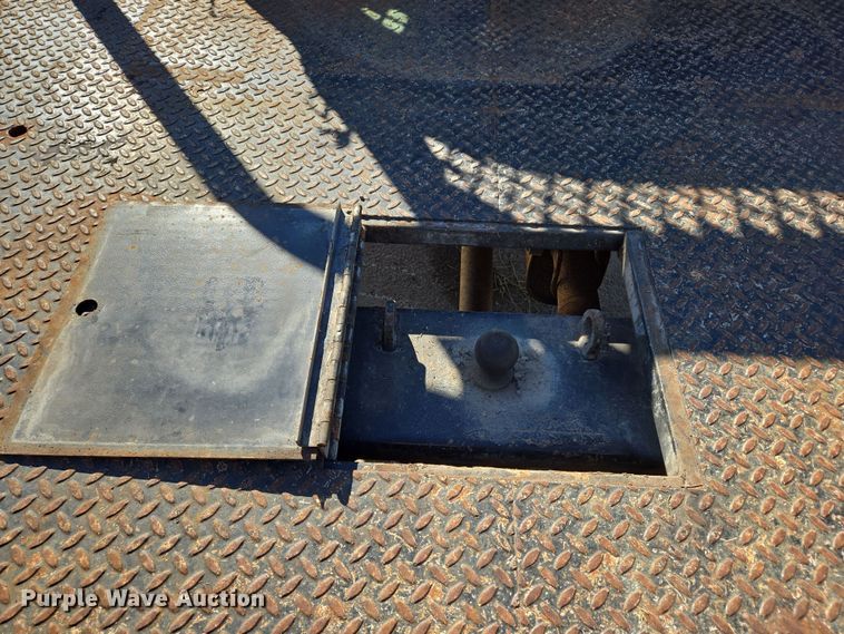 image for item DS5293 2006 Ford F450 Super Duty SuperCab flatbed truck