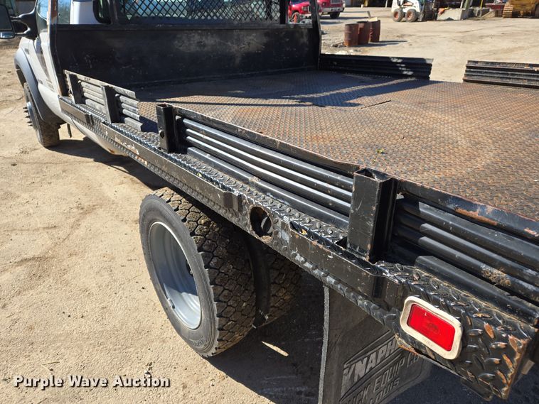 image for item DS5293 2006 Ford F450 Super Duty SuperCab flatbed truck