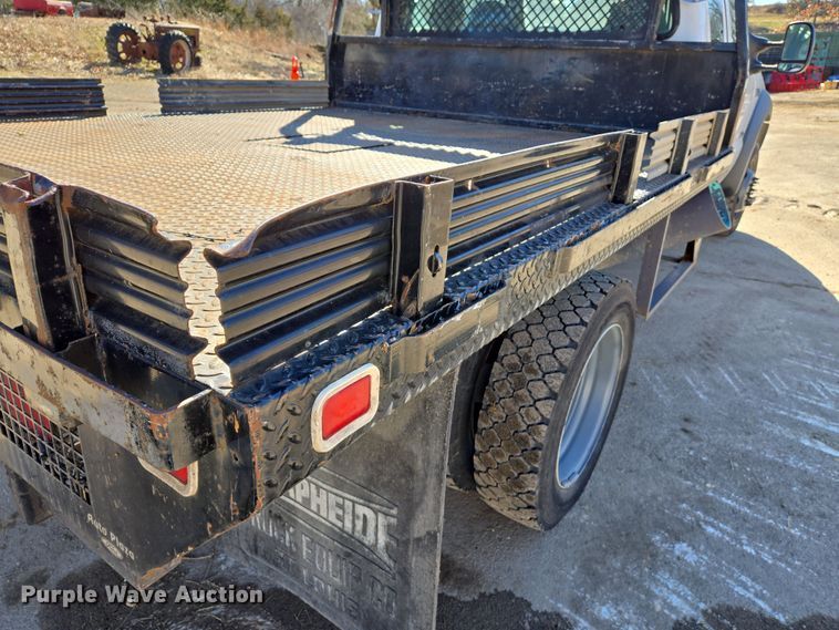 image for item DS5293 2006 Ford F450 Super Duty SuperCab flatbed truck