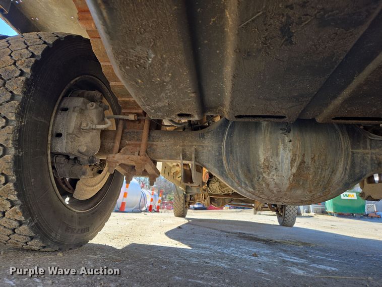 image for item DS5293 2006 Ford F450 Super Duty SuperCab flatbed truck