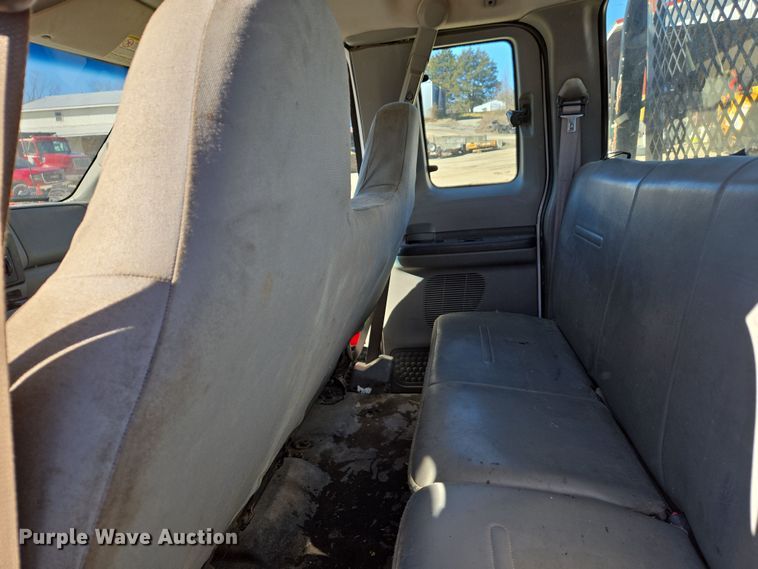 image for item DS5293 2006 Ford F450 Super Duty SuperCab flatbed truck