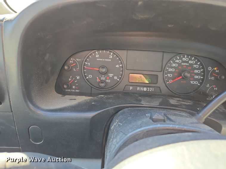 image for item DS5293 2006 Ford F450 Super Duty SuperCab flatbed truck