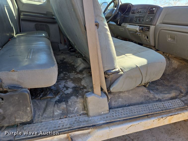 image for item DS5293 2006 Ford F450 Super Duty SuperCab flatbed truck