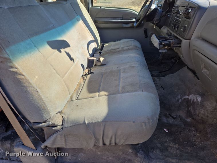 image for item DS5293 2006 Ford F450 Super Duty SuperCab flatbed truck