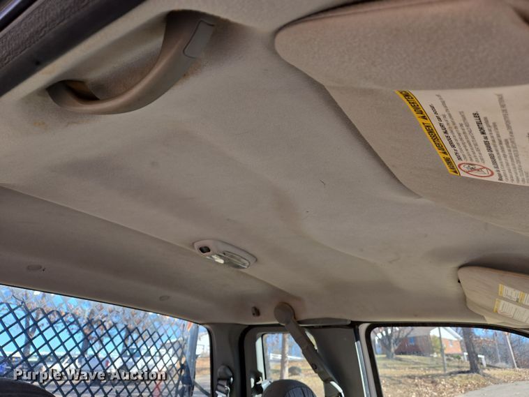 image for item DS5293 2006 Ford F450 Super Duty SuperCab flatbed truck