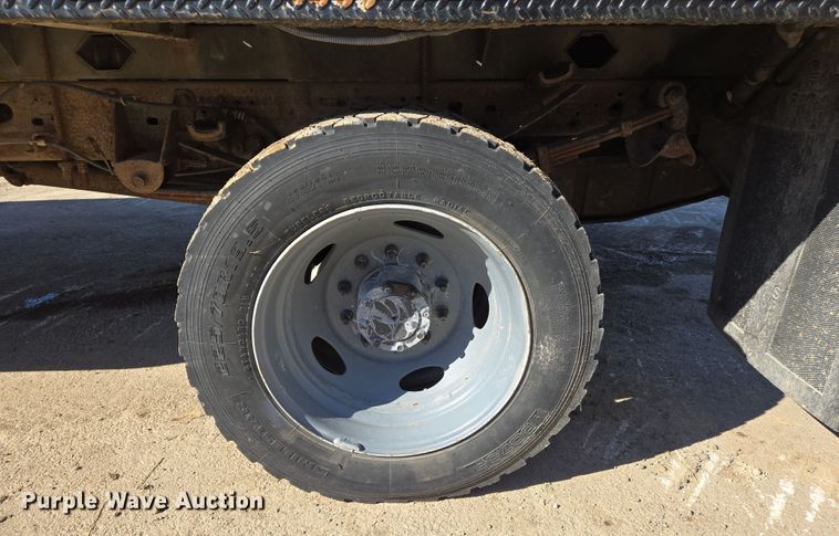 image for item DS5293 2006 Ford F450 Super Duty SuperCab flatbed truck