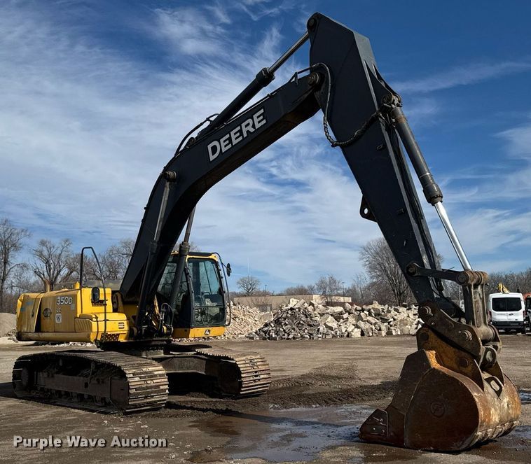 image for item DT0542 2006 John Deere 350D excavator