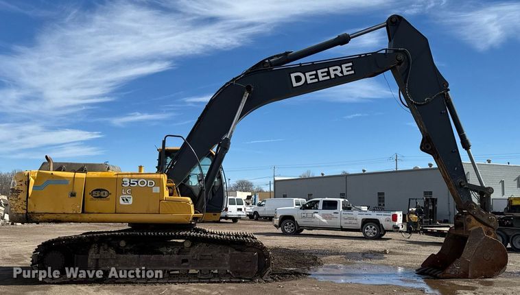 image for item DT0542 2006 John Deere 350D excavator