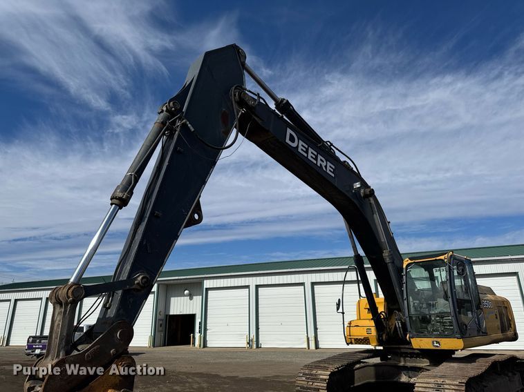 image for item DT0542 2006 John Deere 350D excavator
