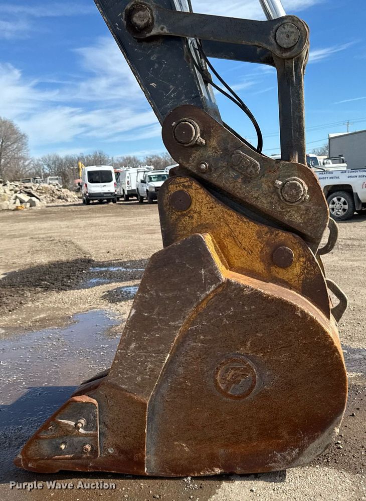 image for item DT0542 2006 John Deere 350D excavator