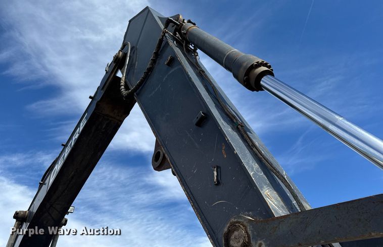 image for item DT0542 2006 John Deere 350D excavator