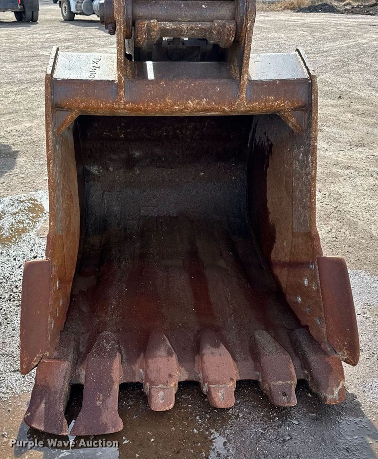 image for item DT0542 2006 John Deere 350D excavator