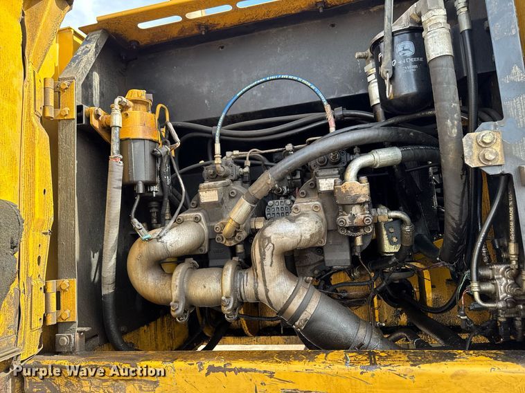 image for item DT0542 2006 John Deere 350D excavator