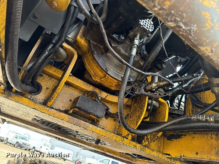 image for item DT0542 2006 John Deere 350D excavator