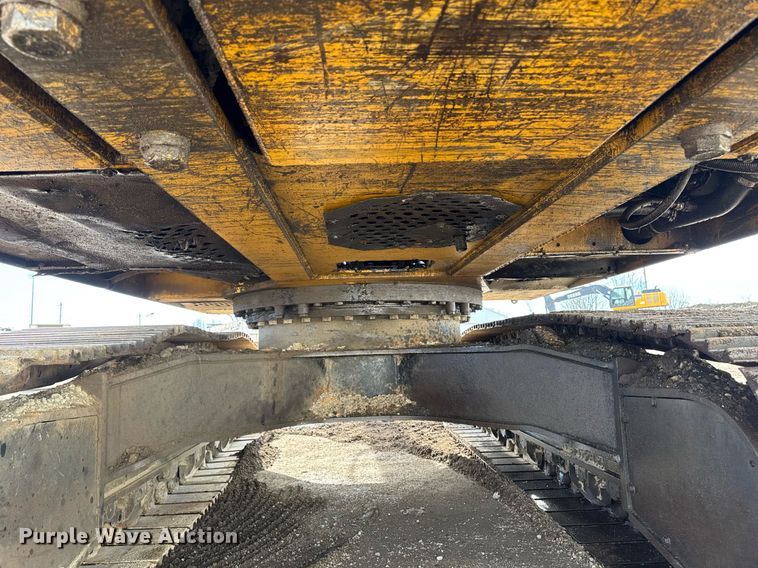 image for item DT0542 2006 John Deere 350D excavator