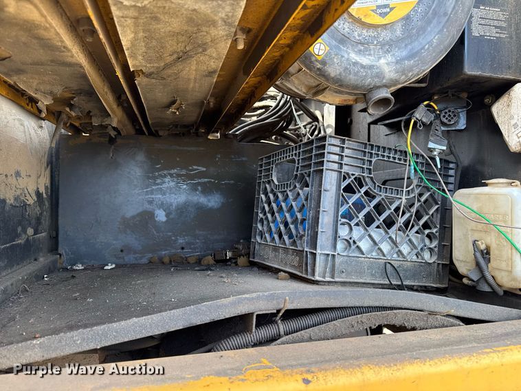 image for item DT0542 2006 John Deere 350D excavator