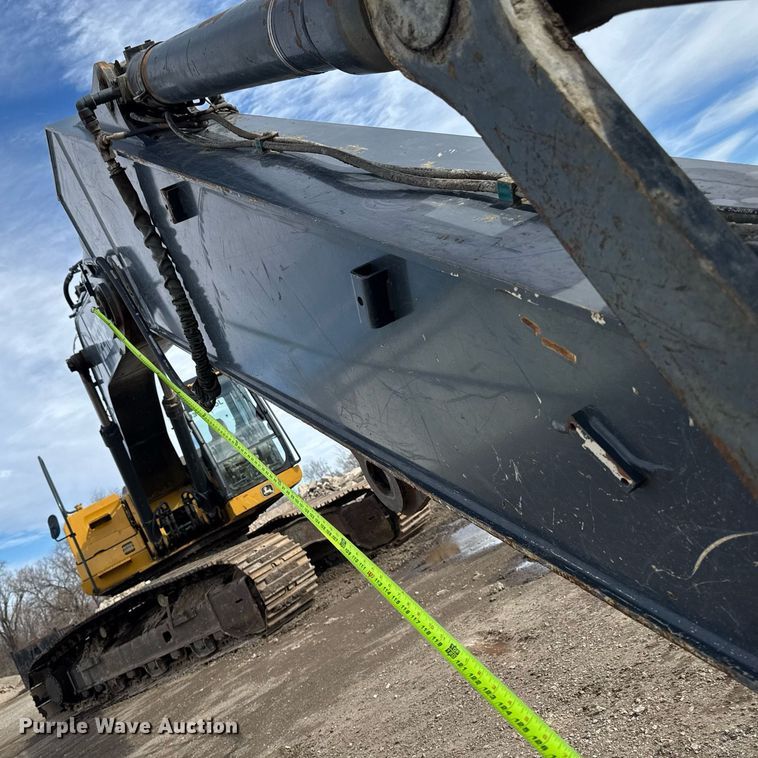 image for item DT0542 2006 John Deere 350D excavator