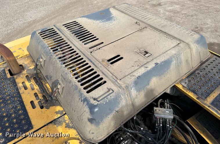 image for item DT0542 2006 John Deere 350D excavator