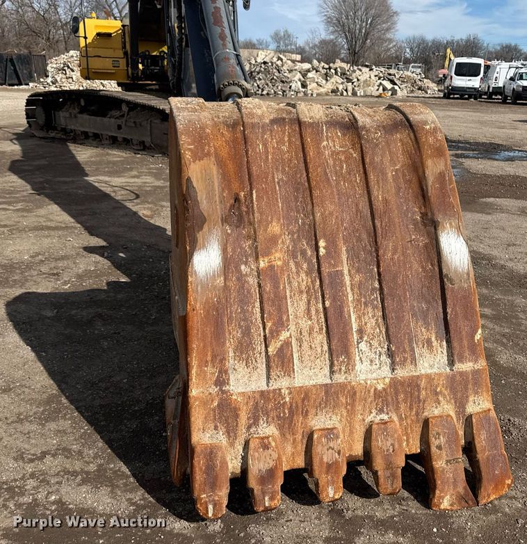 image for item DT0542 2006 John Deere 350D excavator