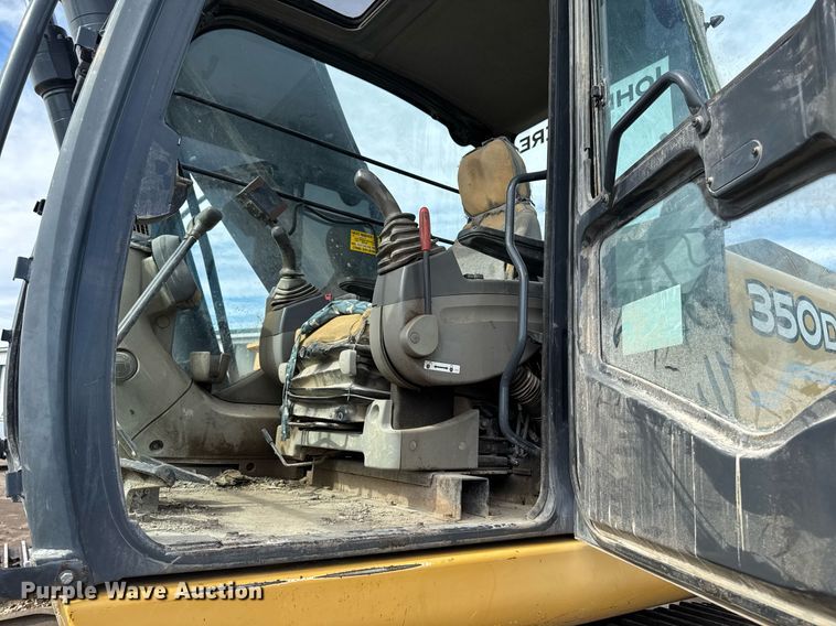 image for item DT0542 2006 John Deere 350D excavator