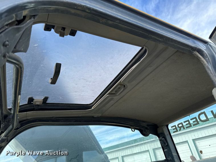 image for item DT0542 2006 John Deere 350D excavator