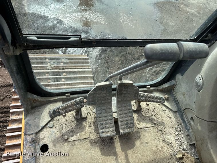 image for item DT0542 2006 John Deere 350D excavator