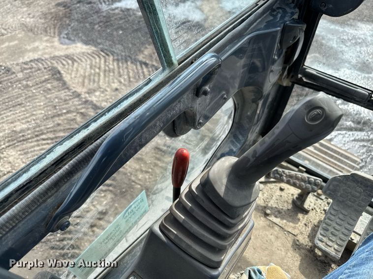 image for item DT0542 2006 John Deere 350D excavator