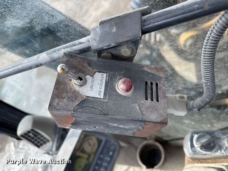 image for item DT0542 2006 John Deere 350D excavator