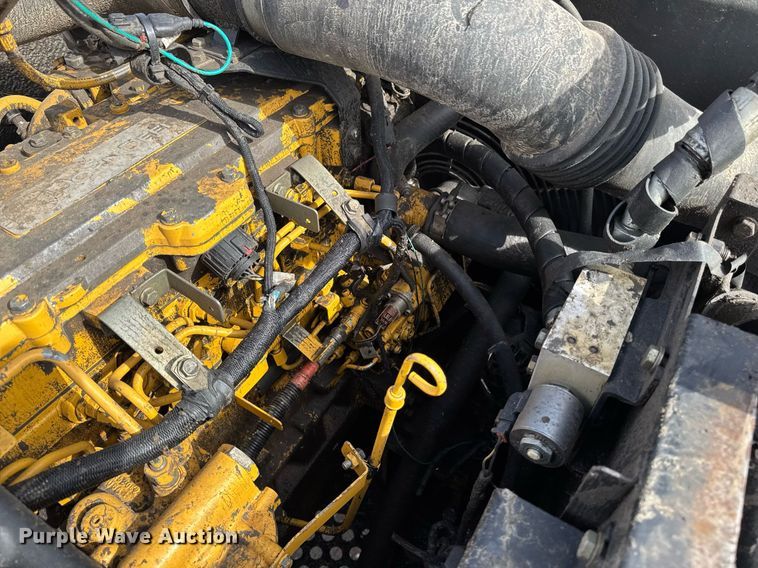 image for item DT0542 2006 John Deere 350D excavator