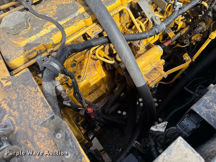 image for item DT0542 2006 John Deere 350D excavator