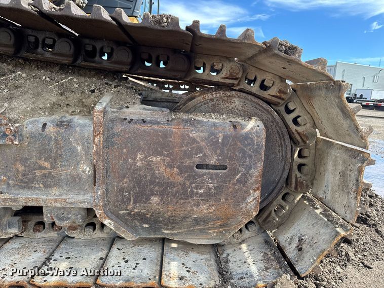 image for item DT0542 2006 John Deere 350D excavator