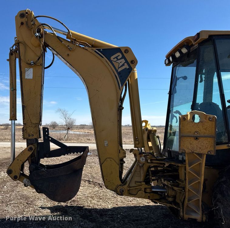 image for item DT0612 2002 Caterpillar 430D backhoe