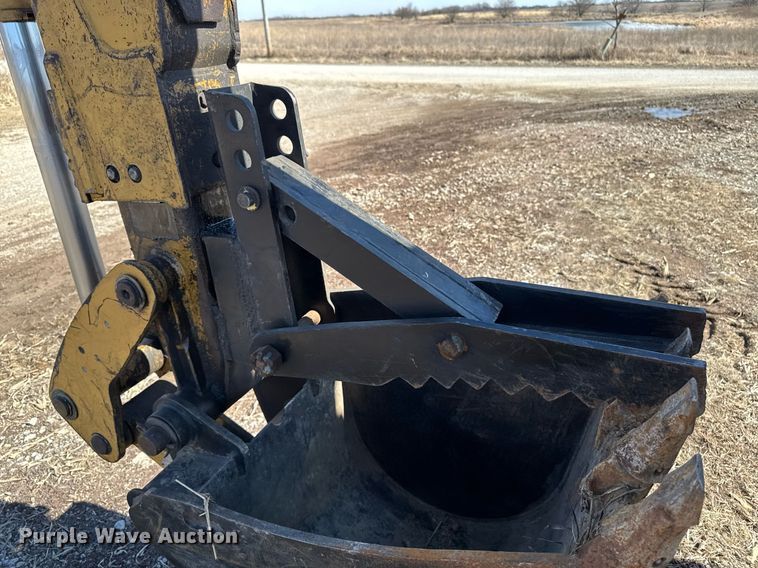 image for item DT0612 2002 Caterpillar 430D backhoe