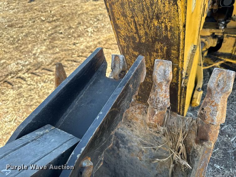 image for item DT0612 2002 Caterpillar 430D backhoe