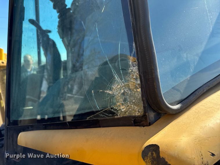 image for item DT0612 2002 Caterpillar 430D backhoe