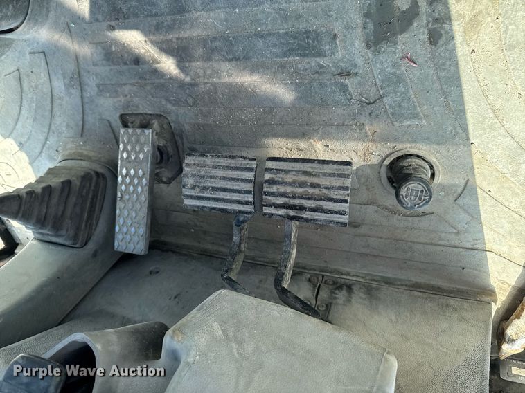 image for item DT0612 2002 Caterpillar 430D backhoe