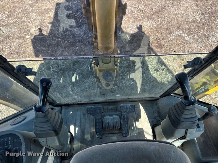 image for item DT0612 2002 Caterpillar 430D backhoe