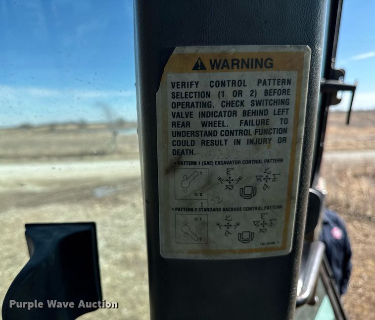 image for item DT0612 2002 Caterpillar 430D backhoe