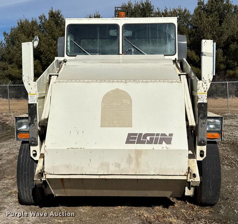 image for item DT0614 1996 Elgin Pelican P Series street sweeper