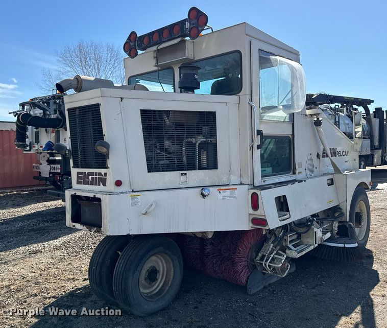 image for item DT0614 1996 Elgin Pelican P Series street sweeper