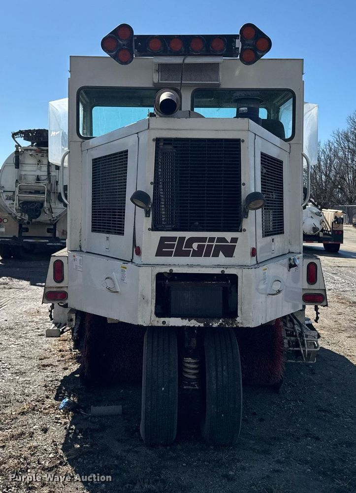 image for item DT0614 1996 Elgin Pelican P Series street sweeper